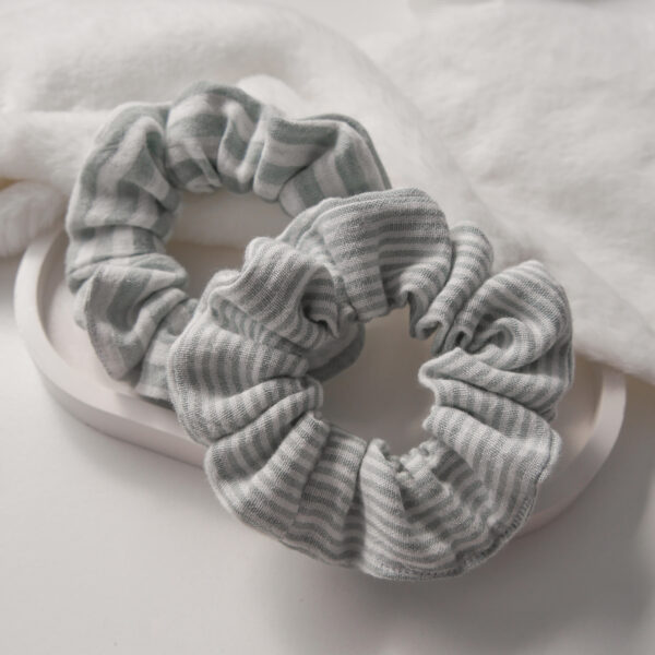 Musselin Scrunchie - Streifen Hellblau