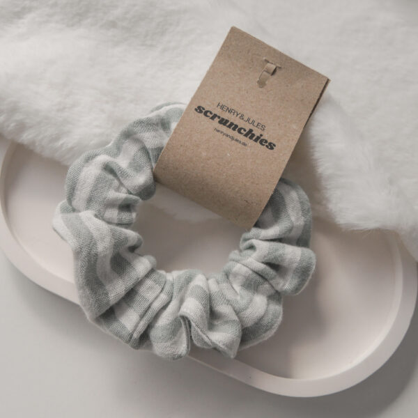 Musselin Scrunchie - Streifen Hellblau – Bild 2