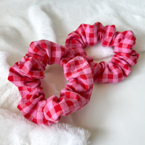 Scrunchie – Karo Pink